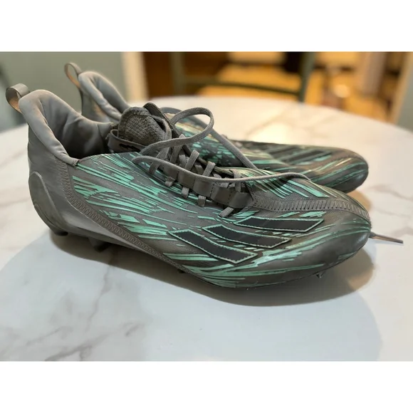 Adidas cleats - Picture 2 of 6